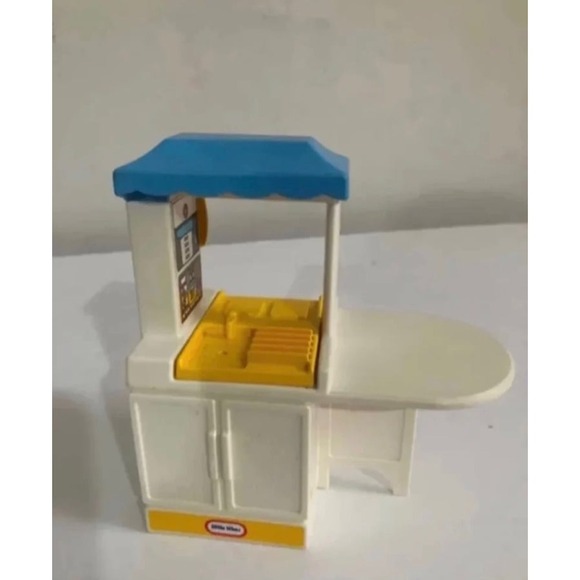 Vintage‎ Little Tikes Dollhouse Kitchen - Picture 2 of 3